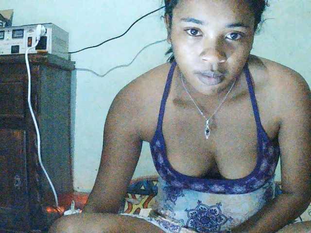 TriciaBella live cam on BongaCams