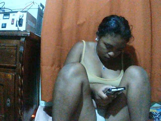 TriciaBella live cam on BongaCams