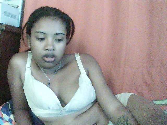 le modèle TriciaBella est en webcam porno dans un show sur le site bongacams, il possède les tags suivants: Ebony,Brunette,Trimmed