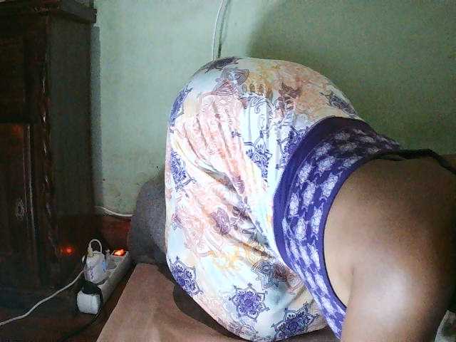TriciaBella live cam on BongaCams