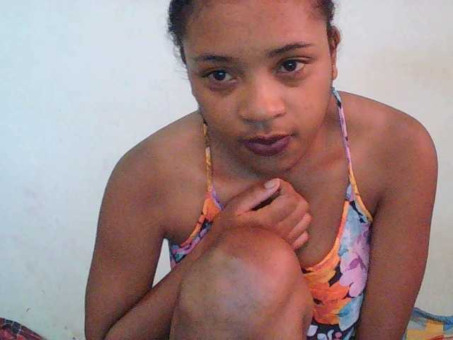 TriciaBella's BongaCams show and profile