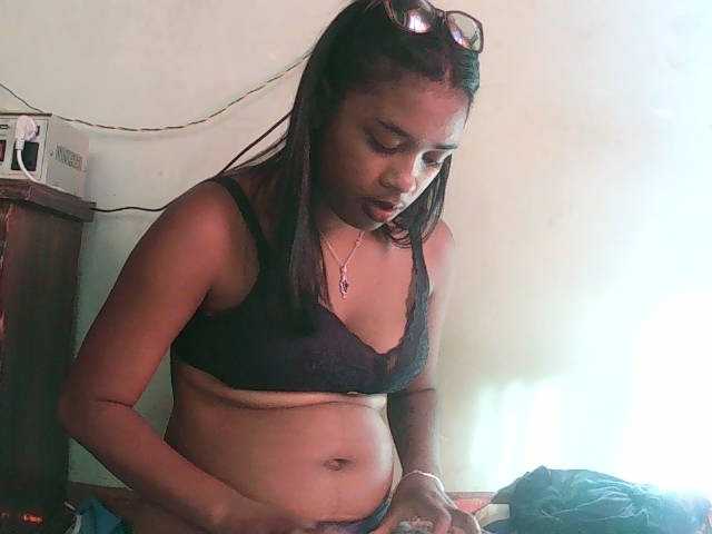 TriciaBella live cam on BongaCams