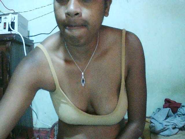 TriciaBella live cam on BongaCams