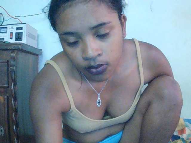 TriciaBella live cam on BongaCams