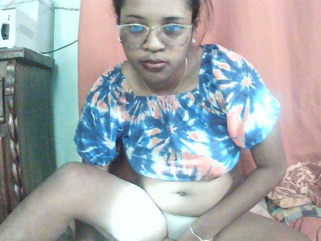 TriciaBella live cam on BongaCams
