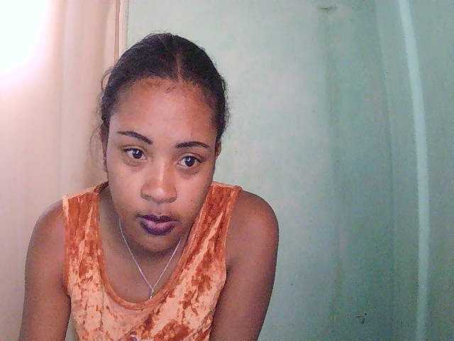 TriciaBella live cam on BongaCams