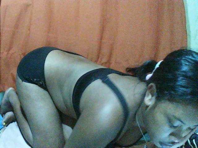 TriciaBella live cam on BongaCams