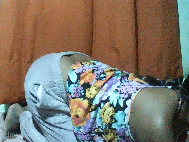 TriciaBella live cam on BongaCams
