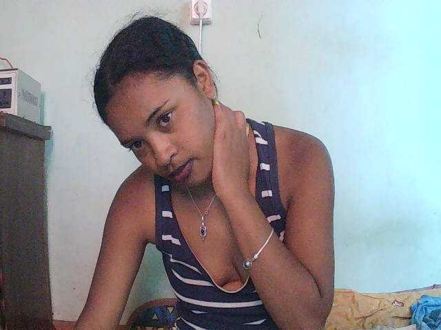 TriciaBella live cam on BongaCams