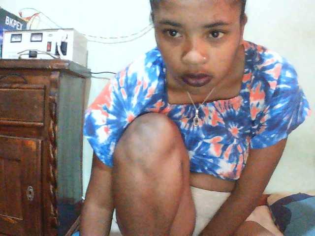 TriciaBella live cam on BongaCams