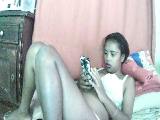 TriciaBella live cam on BongaCams