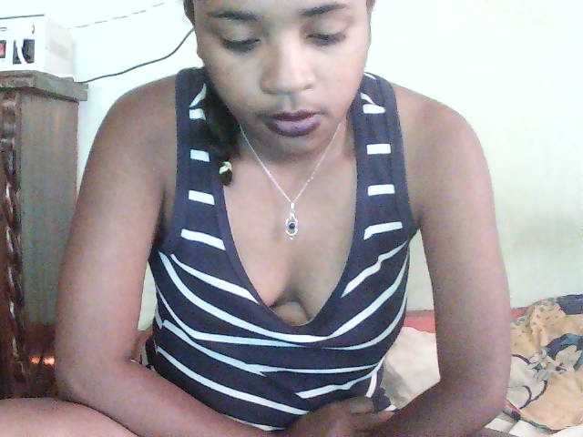 TriciaBella live cam on BongaCams