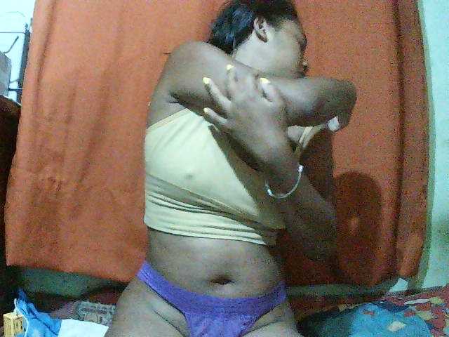TriciaBella live cam on BongaCams