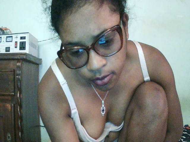 TriciaBella live cam on BongaCams