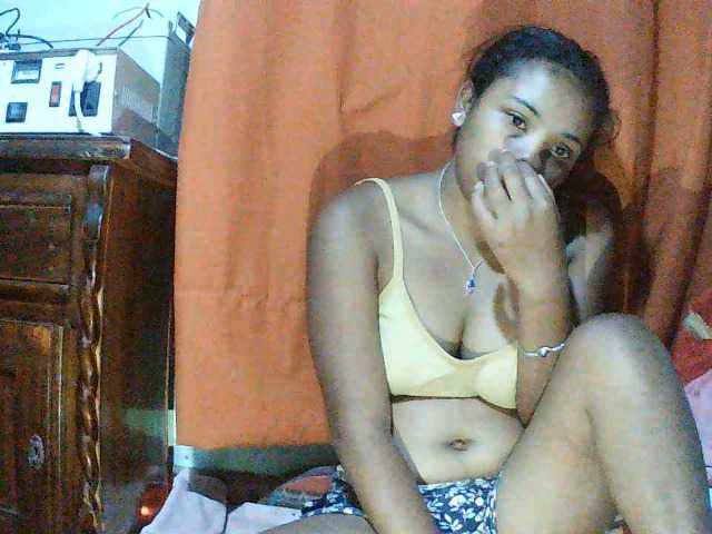 TriciaBella live cam on BongaCams