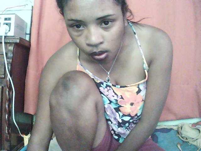 TriciaBella live cam on BongaCams