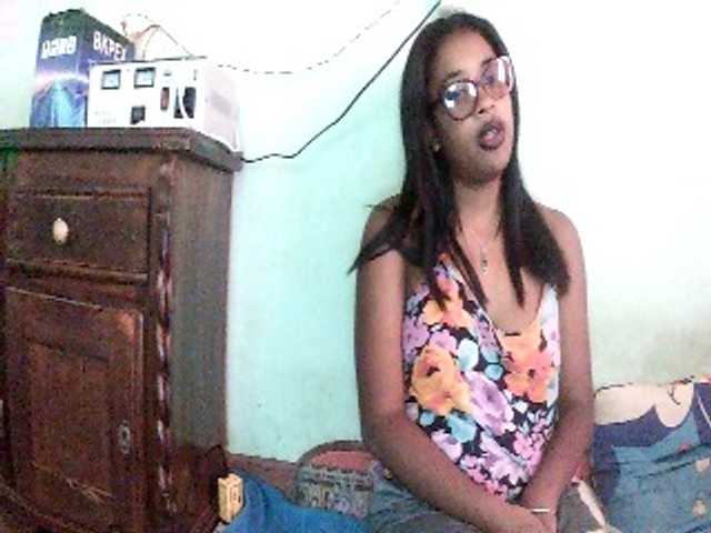 TriciaBella live cam on BongaCams