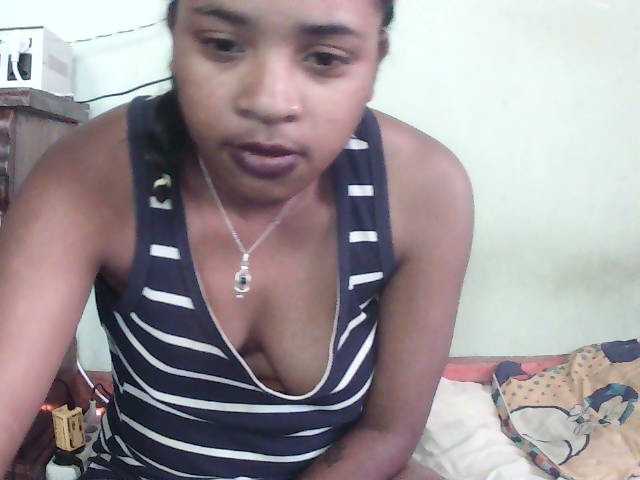TriciaBella live cam on BongaCams