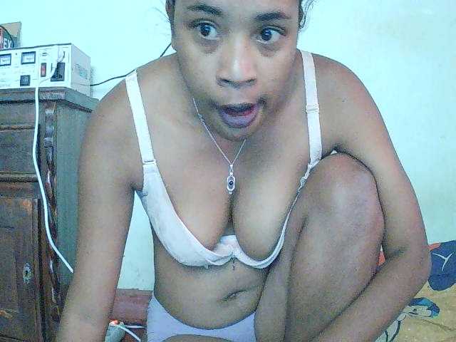 TriciaBella live cam on BongaCams
