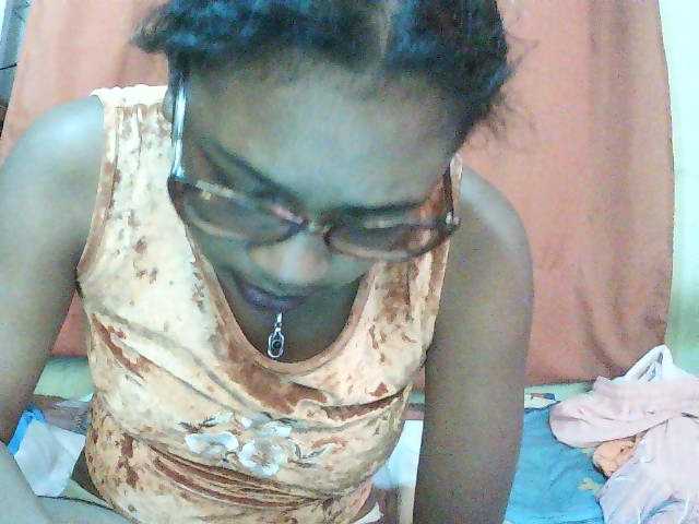 TriciaBella live cam on BongaCams