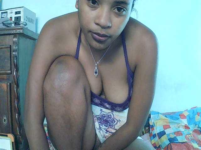 TriciaBella live cam on BongaCams
