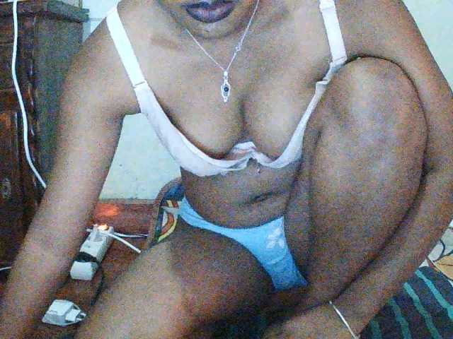 TriciaBella live cam on BongaCams
