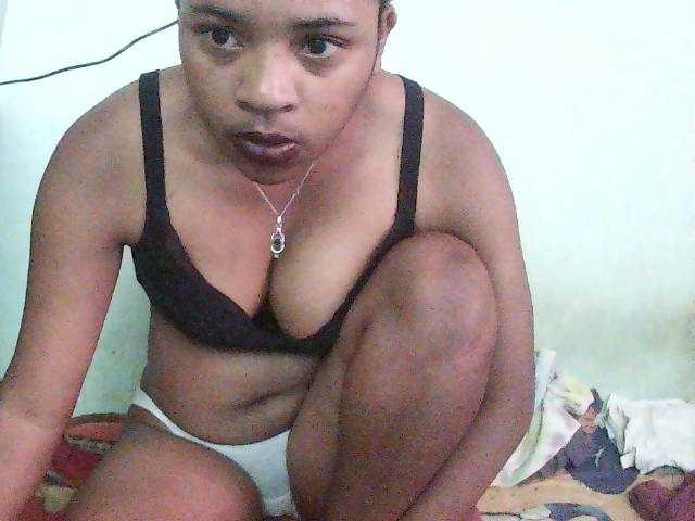 TriciaBella, live now on BongaCams