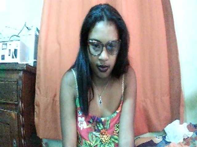 TriciaBella live cam on BongaCams