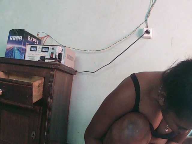 TriciaBella live cam on BongaCams