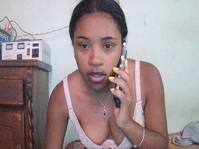 TriciaBella live cam on BongaCams