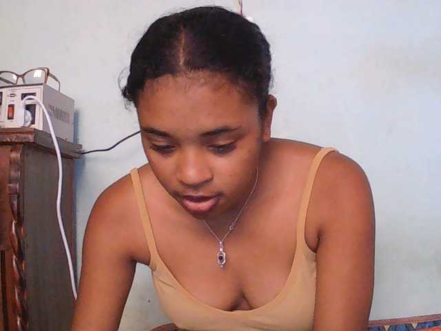 TriciaBella live cam on BongaCams