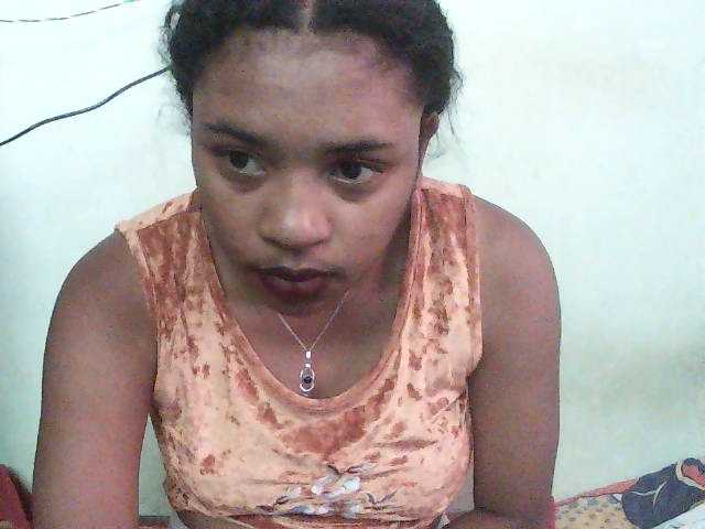 TriciaBella, en vivo ahora en BongaCams