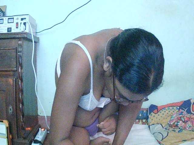 TriciaBella live cam on BongaCams