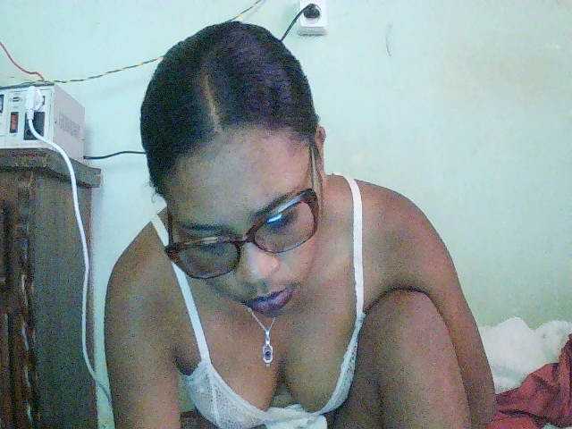TriciaBella live cam on BongaCams