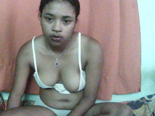 TriciaBella live cam on BongaCams