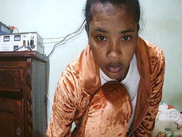 TriciaBella live cam on BongaCams