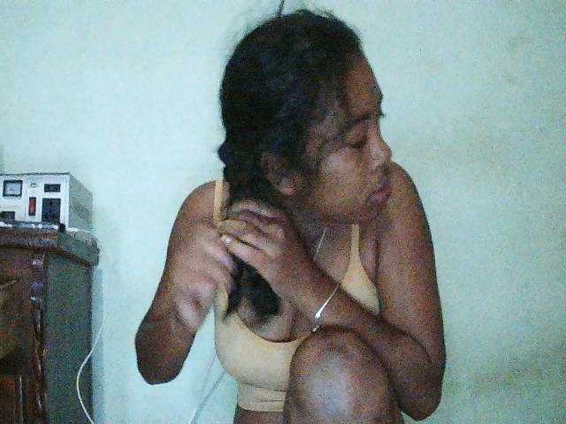 TriciaBella live cam on BongaCams