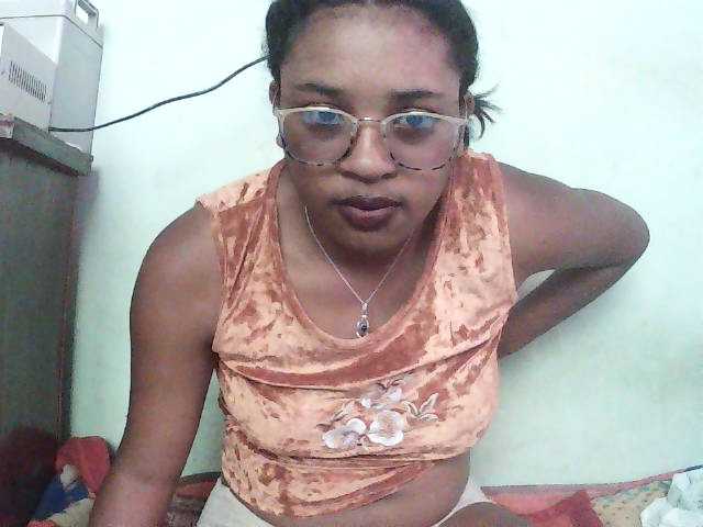 TriciaBella, en vivo ahora en BongaCams
