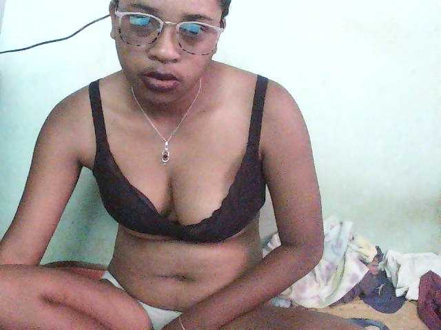 TriciaBella, live now on BongaCams