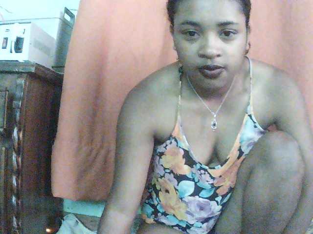TriciaBella live cam on BongaCams