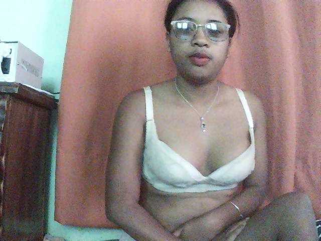 TriciaBella live cam on BongaCams