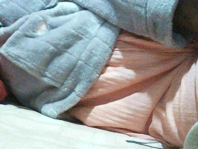 TriciaBella live cam