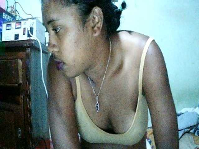 TriciaBella live cam on BongaCams