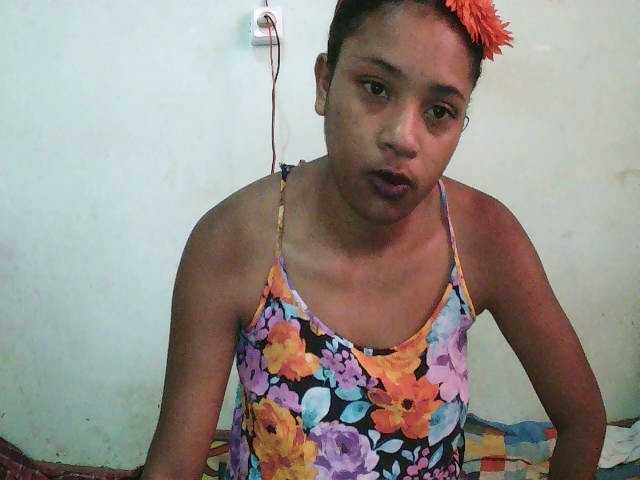 TriciaBella's BongaCams show and profile