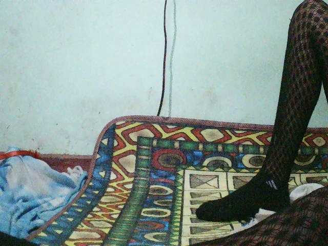 TriciaBella's BongaCams show and profile