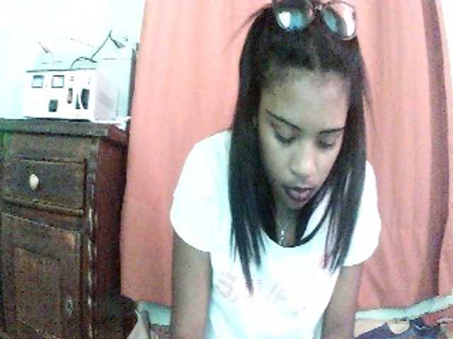 TriciaBella live cam on BongaCams