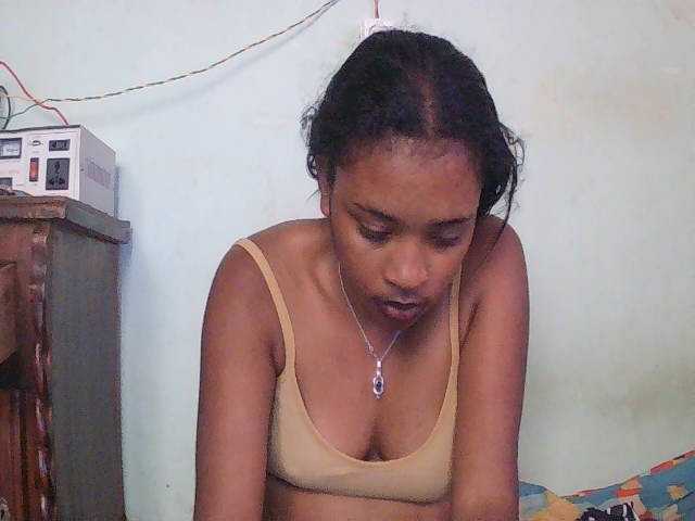 TriciaBella live cam on BongaCams