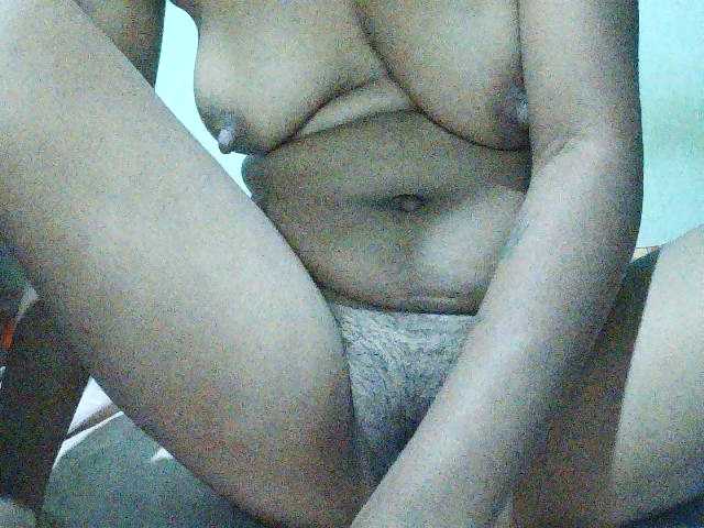 TriciaBella live cam on BongaCams
