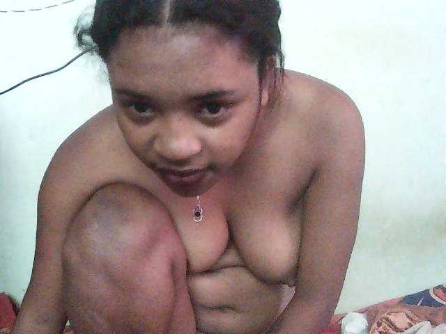 TriciaBella, en vivo ahora en BongaCams