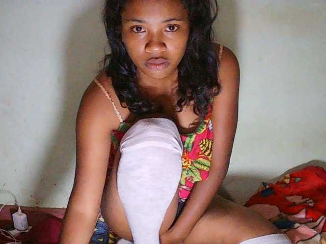 TriciaBella's BongaCams show and profile